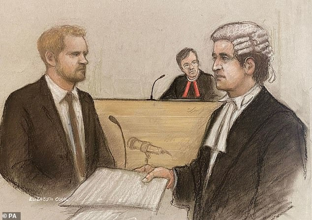 Hoàng tử Harry đưa ra các cáo buộc chống lại Hoàng gia Anh và The Sun nhưng bị thẩm phán bác bỏ. Ảnh: PA. Hoàng tử Harry đưa ra các cáo buộc chống lại Hoàng gia Anh và The Sun nhưng bị thẩm phán bác bỏ. Ảnh: PA.