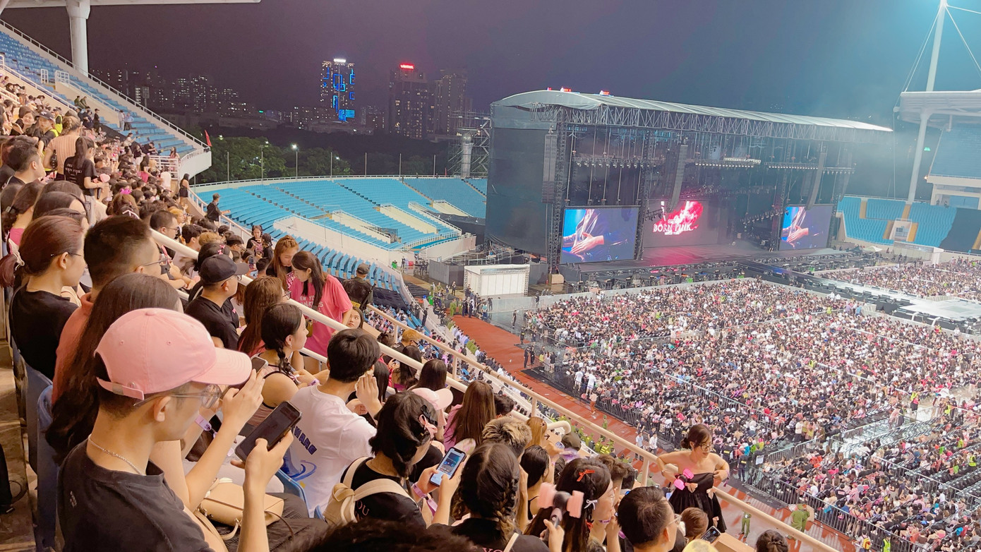 Khu vực Cat 2 (ngồi) không ncòn chỗ trống. Khu vực Cat 2 (ngồi) không ncòn chỗ trống.