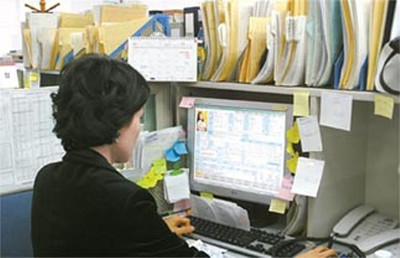 Một triệu phú Hàn Quốc sống tại Mỹ có tài sản 47 triệu USD đã nhờ tới một công ty môi giới trong nước tìm vợ. Vì ông không muốn tiết lộ tài sản nên có rất ít lời đề nghị gặp, Cuối cùng ông không hẹn hò với ai (Ảnh minh họa) 