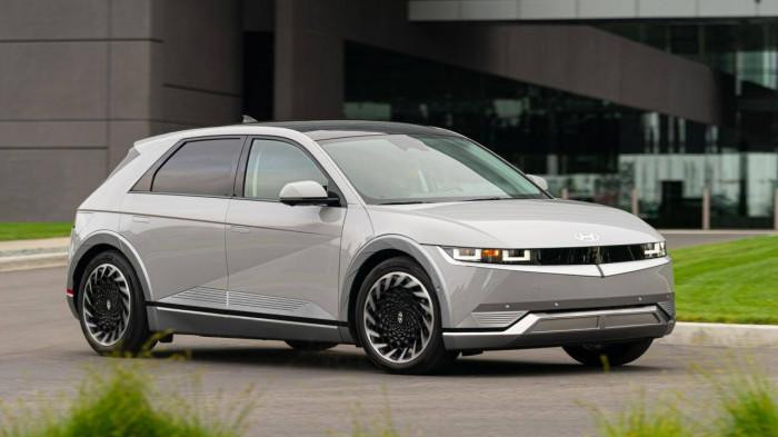 Hyundai Ioniq 5 là một trong những mẫu xe điện Hàn Quốc đang rất được quan tâm. Hyundai Ioniq 5 là một trong những mẫu xe điện Hàn Quốc đang rất được quan tâm.