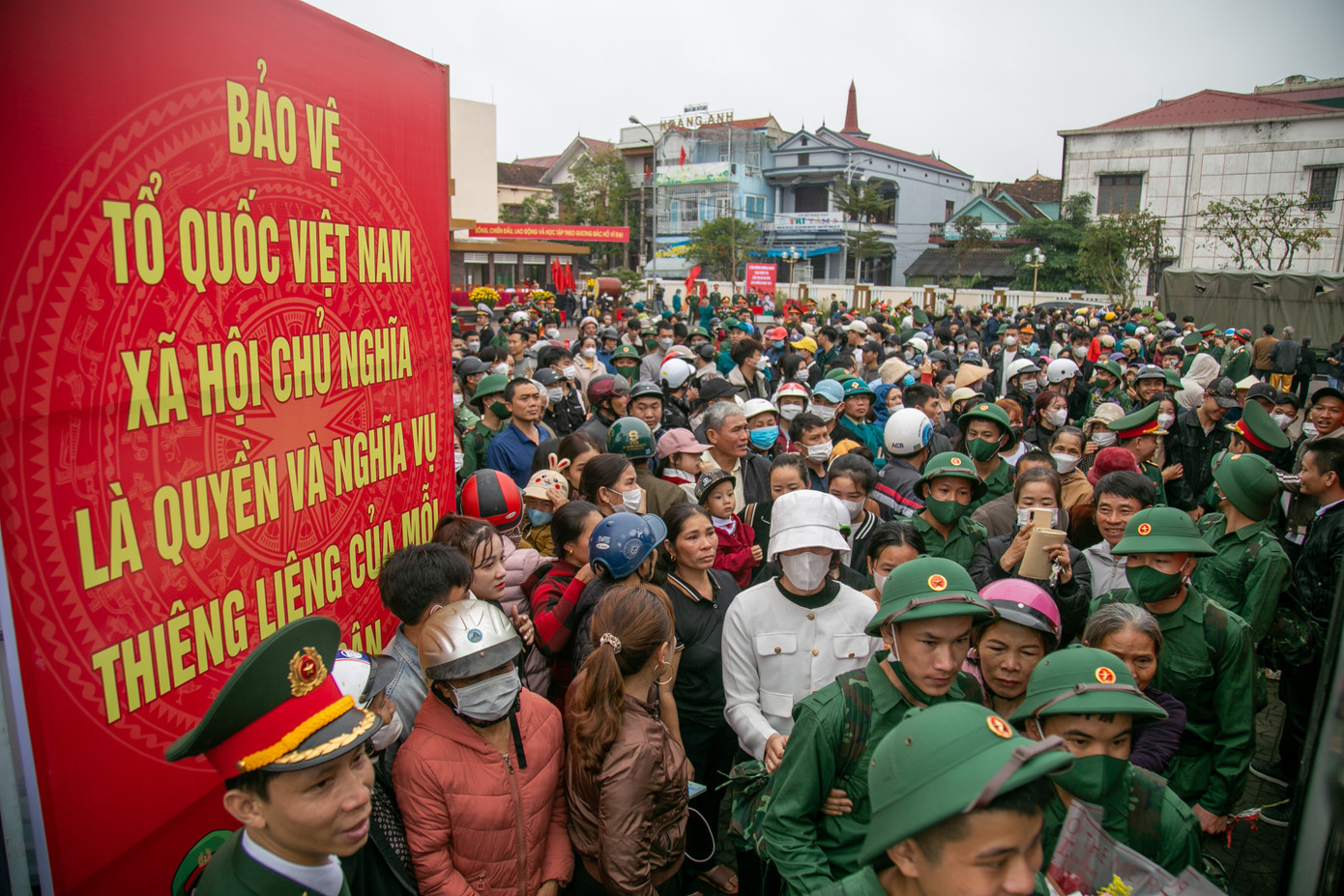 Các công dân lên đường nhập ngũ Các công dân lên đường nhập ngũ
