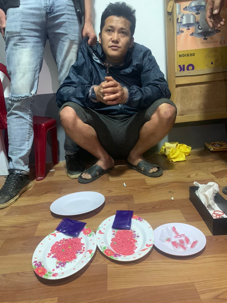 Đối tượng Cường cùng tang vật vụ án