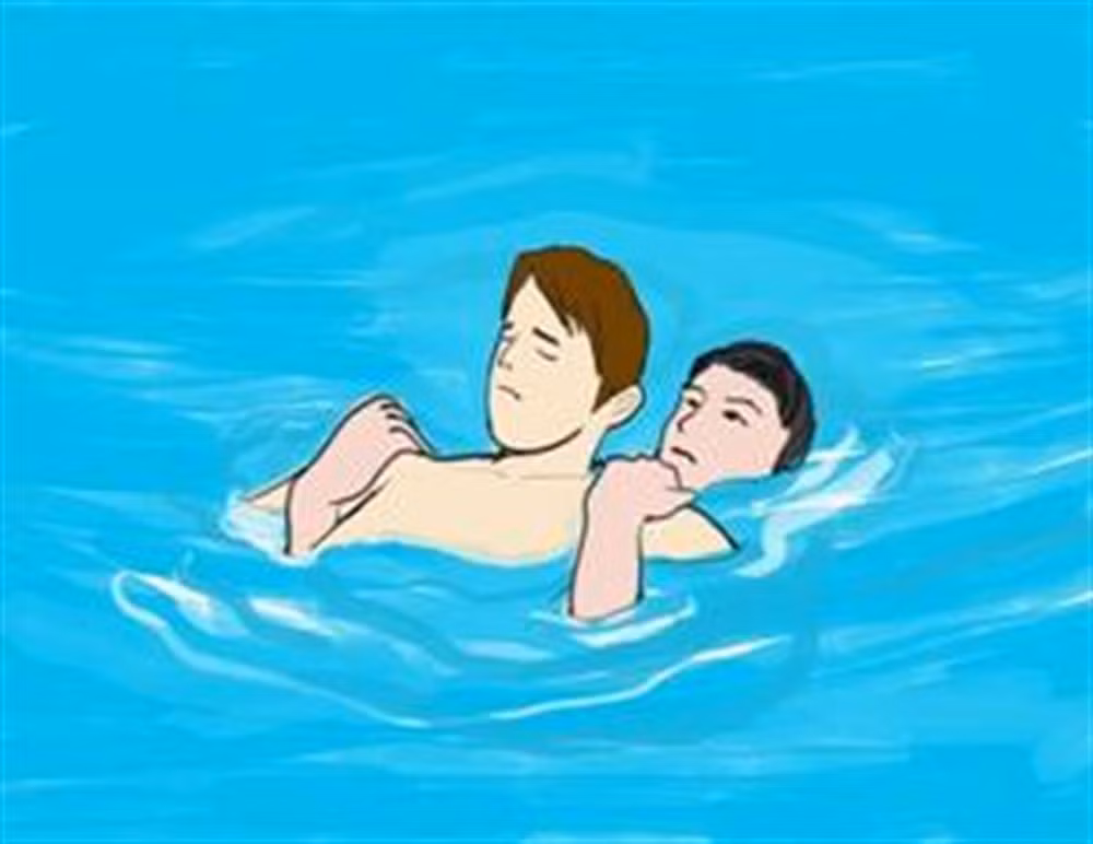 Bơi ngửa cứu nạn nhân bị đuối nước.