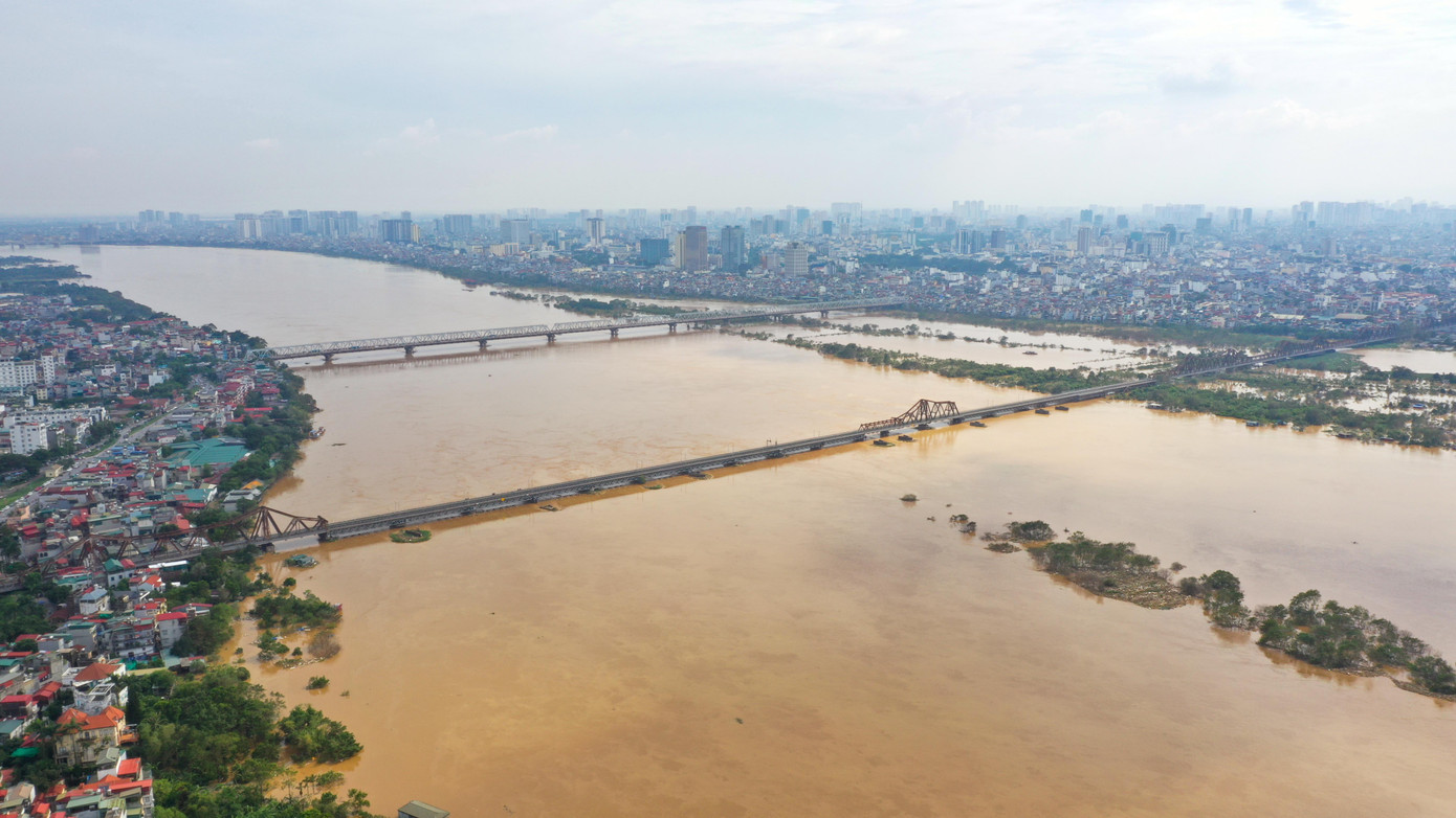 Sau những ngày mưa tầm tã, chiều 12/9 thời tiết Hà Nội có nắng nhẹ, trời dịu mát.