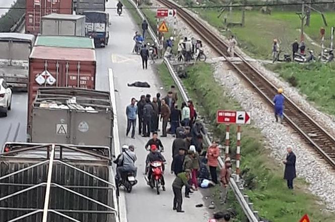 Danh tính 8 nạn nhân vụ ô tô đâm người viếng nghĩa trang ảnh 1