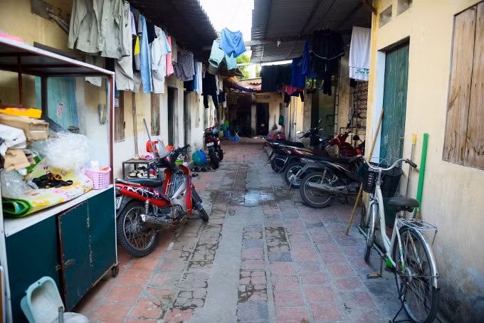 Một khu nhà trọ công nhân. Một khu nhà trọ công nhân.