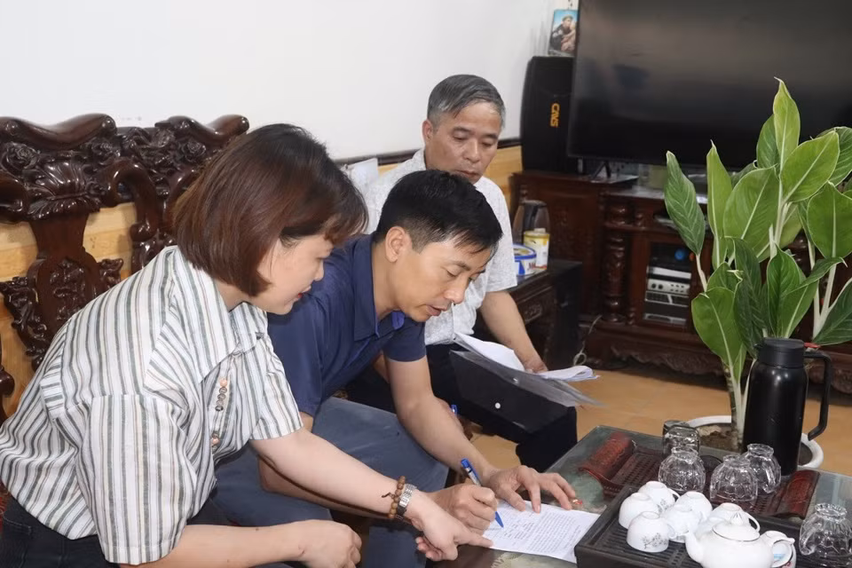 Cử tri Hà Nội cho ý kiến về phương án sắp xếp đơn vị hành chính cấp xã giai đoạn 2023-2025.