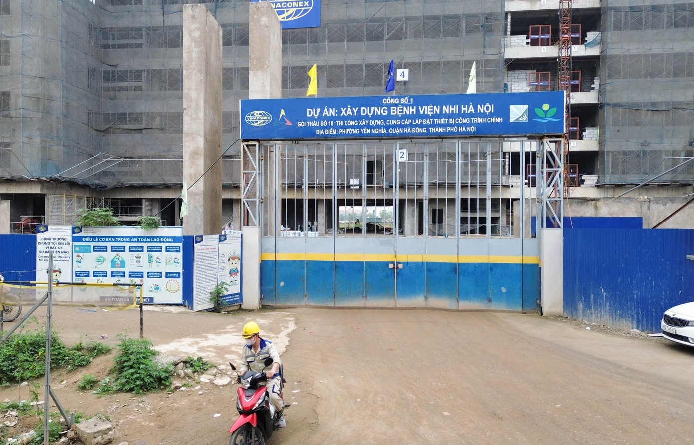 Dự án xây dựng Bệnh viện Nhi Hà Nội giai đoạn 1 gồm có khối nhà chính cao 6 tầng, 1 tầng hầm với tổng diện tích sàn khoảng 34.364m2.