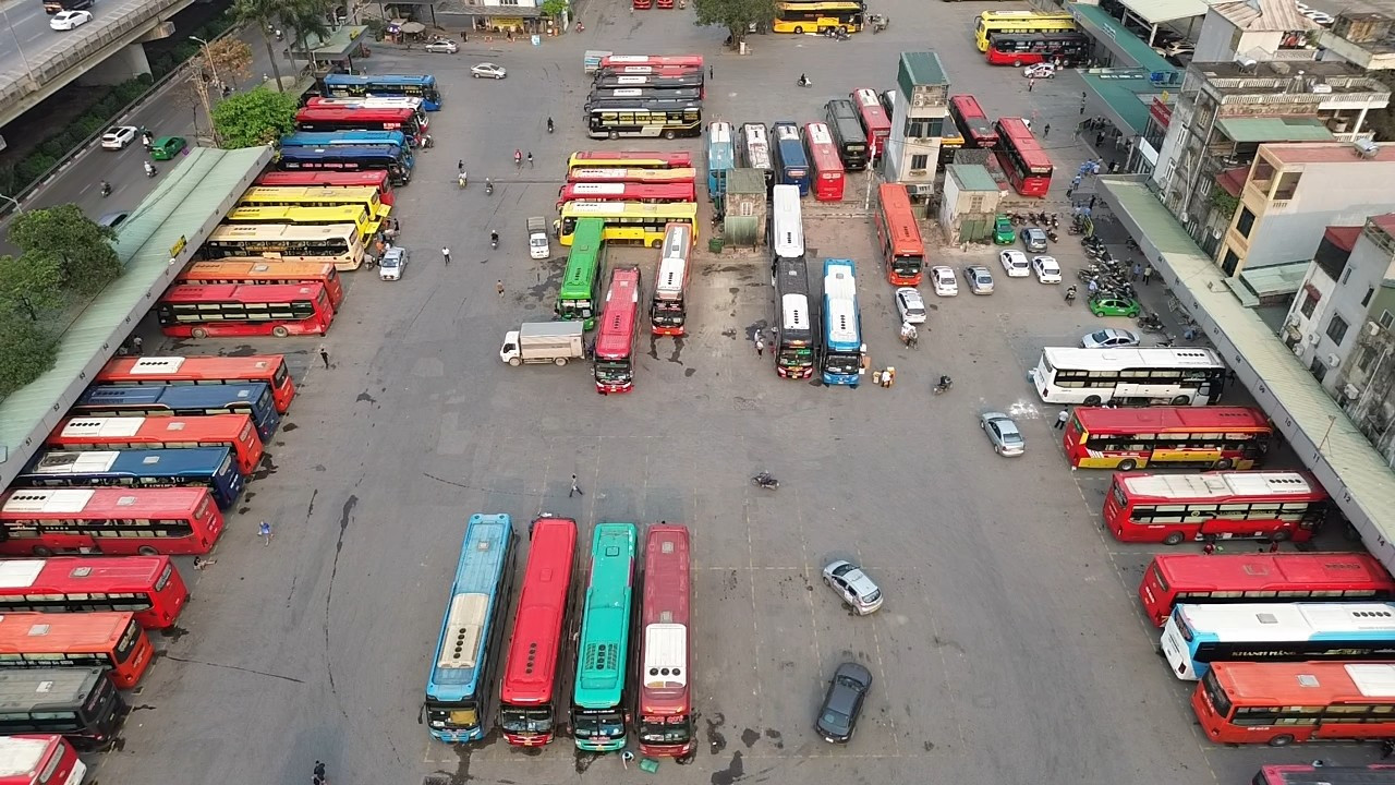 Theo UBND quận Hoàng Mai, Bến xe Nước ngầm không trang bị hệ thống báo cháy tự động, không trang bị hệ thống chữa cháy bằng nước đảm bảo theo quy định.