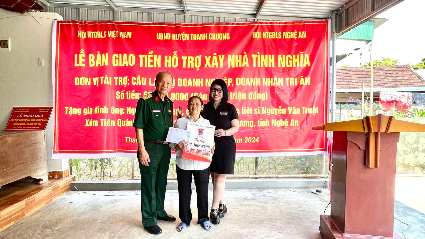 Hội Hỗ trợ gia đình liệt sỹ Việt Nam xây nhà tình nghĩa tặng gia đình liệt sỹ tại Nghệ An.