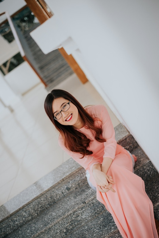 'Nữ thủ khoa kép' tài năng, xinh đẹp của ĐH Hà Nội ảnh 1