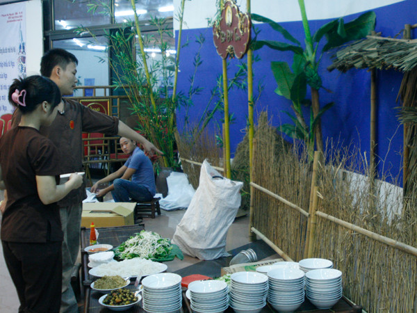 Các món ăn truyền thống được giới thiệu bên lề hội nghị