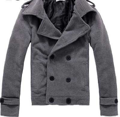 Một cái áo nhái thương hiệu Dior như thế này chỉ có giá dưới 1 triệu đồng tùy mức độ fake 0, 1 hay 2. Trong khi hàng thật lên tới 15 triệu đồng/ sản phẩm