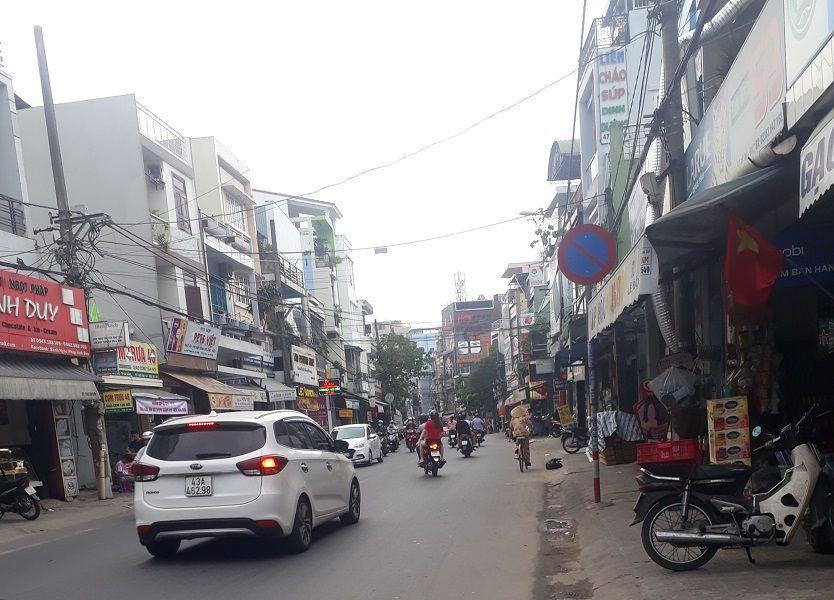 Đường Lê Độ thường ngày phải nhích từng chút một, nay cũng đường thông hè thoáng thấy rõ. (Ảnh: Nhật Trinh) Đường Lê Độ thường ngày phải nhích từng chút một, nay cũng đường thông hè thoáng thấy rõ. (Ảnh: Nhật Trinh)