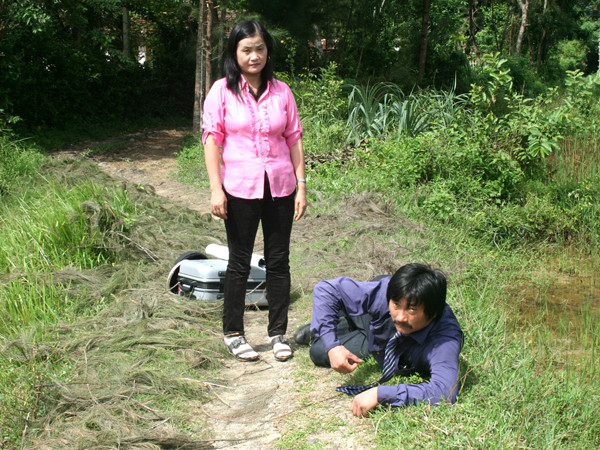 Hai anh em Đức - Hà trên vị trí bức ảnh lịch sử 43 năm trước Ảnh: Trương Duy Nhất