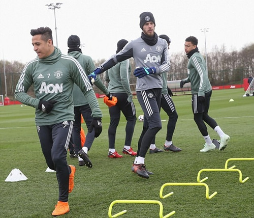 Mourinho nói gì trước derby Manchester? ảnh 1