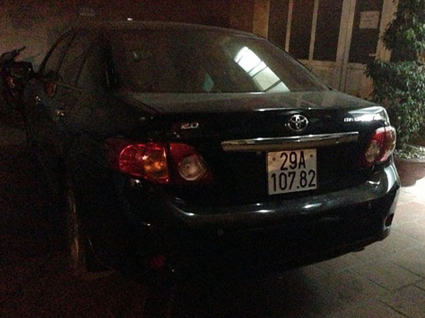 Chiếc xe ô tô tại trụ sở Đội CSGT số 7