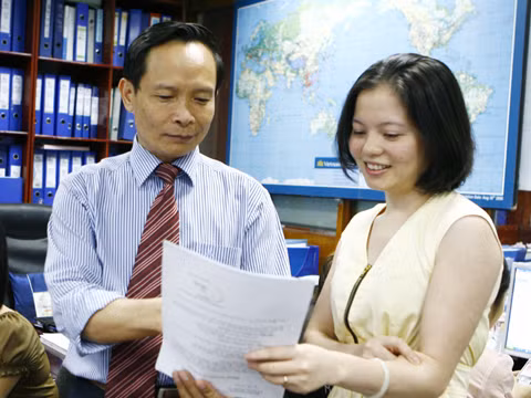 Ông Vui và Phó Tổng giám đốc Nguyễn Thị Hồng Vân Ảnh: Hồng Vĩnh