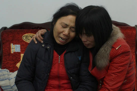 Vợ của ông đau khổ khi nghe tin dữ 