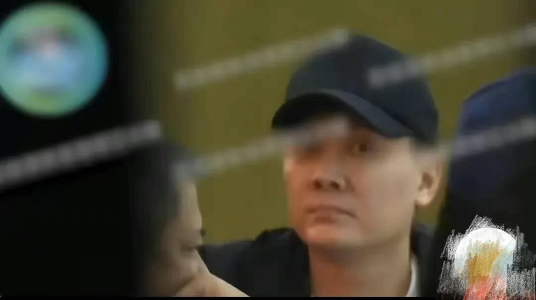 Phùng Thiệu Phong sau hơn một năm tuyên bố ly hôn. Ảnh: Sohu.