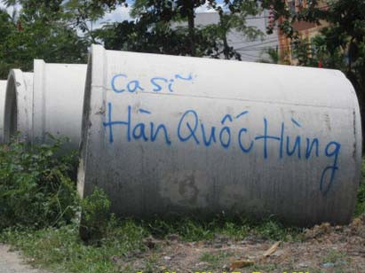 Một cách lăng xê không giống ai của ca sỹ Hàn Quốc Hùng nào đó.. Một cách lăng xê không giống ai của ca sỹ Hàn Quốc Hùng nào đó.