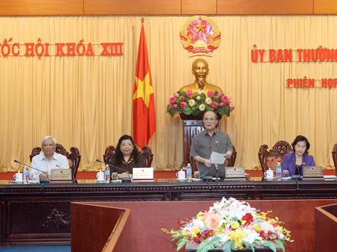 Chủ tịch Quốc hội Nguyễn Sinh Hùng phát biểu tại phiên khai mạc. ảnh: Phan Sáng