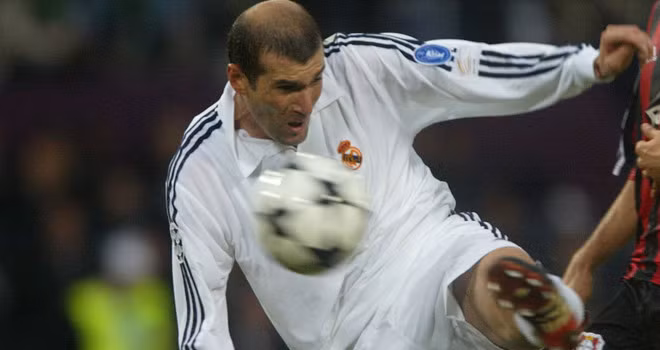 Cú vô lê lịch sử của Zidane