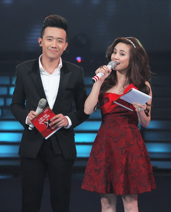 Trấn Thành và Vy Oanh trong vai trò MC của Cặp đôi hoàn hảo. Trấn Thành và Vy Oanh trong vai trò MC của Cặp đôi hoàn hảo