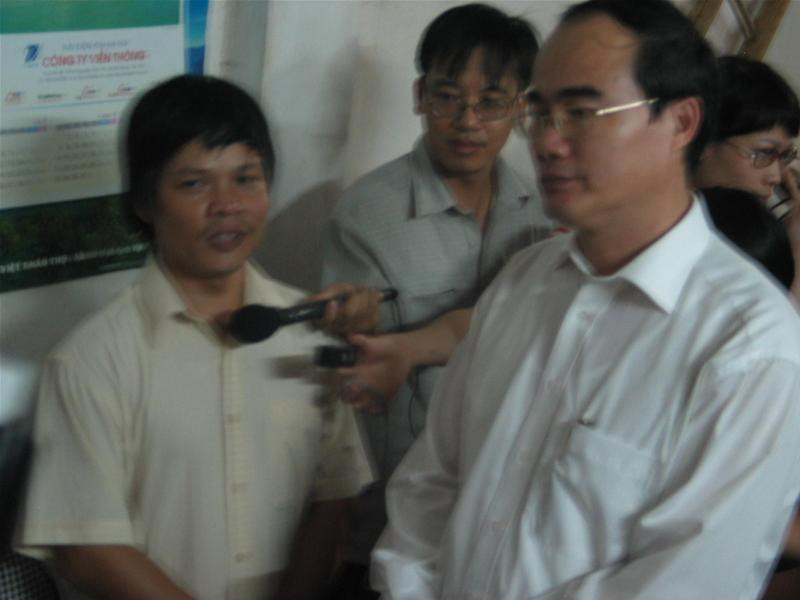 Tân Bộ trưởng GD&ĐT thăm gia đình thầy Đỗ Việt Khoa ảnh 1 Tân Bộ trưởng GD&ĐT thăm gia đình thầy Đỗ Việt Khoa ảnh 1