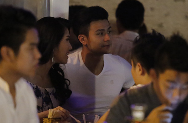 Trong show diễn, Vĩnh Thụy tái xuất trong vai trò người mẫu sau thời gian im lặng vì scandal buôn lậu. Thu Hằng đã đến xem chương trình và cổ vũ cho anh ở hàng ghế khán giả