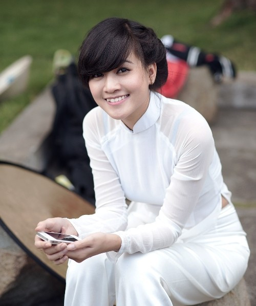 Sandy Mai - hot girl xinh đẹp thường xuyên xuất hiện trong các clip giáo dục của thạc sĩ Nguyễn Hoàng Khắc Hiếu