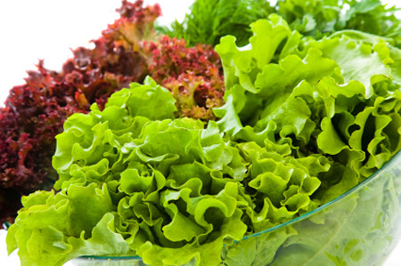 Vitamin K có nhiều trong rau xanh. (Ảnh minh họa)