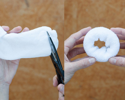 Tóc búi cuộn quý phái bằng… một chiếc tất - 2