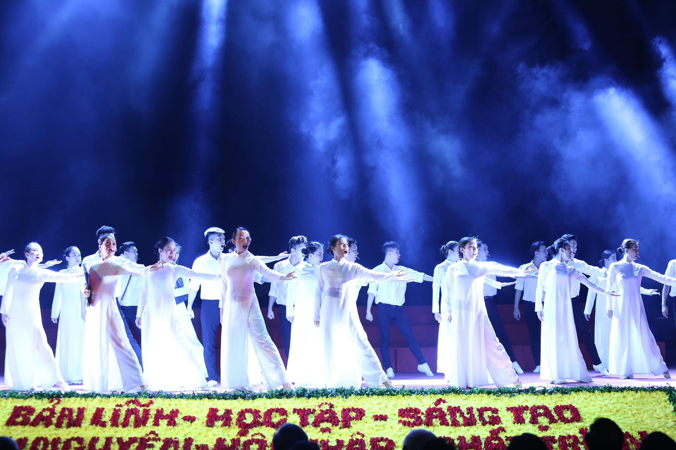 Xây dựng lớp sinh viên toàn diện, vừa hồng, vừa chuyên ảnh 27
