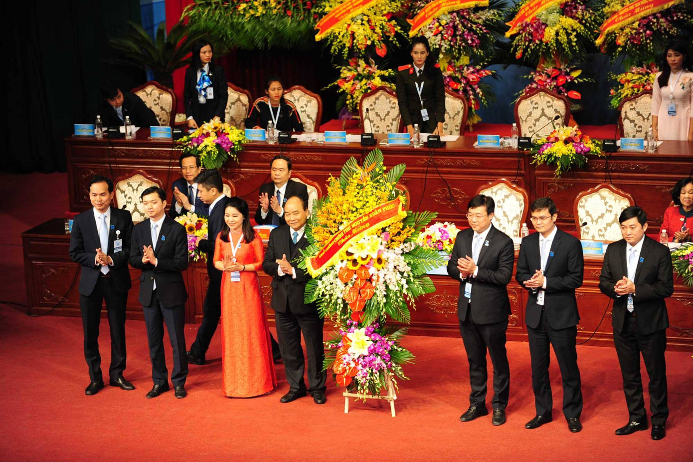 Xây dựng lớp sinh viên toàn diện, vừa hồng, vừa chuyên ảnh 1