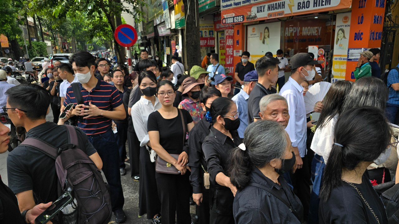 TPHCM điều chỉnh thời gian viếng Tổng Bí thư Nguyễn Phú Trọng đến 23h00 ảnh 92