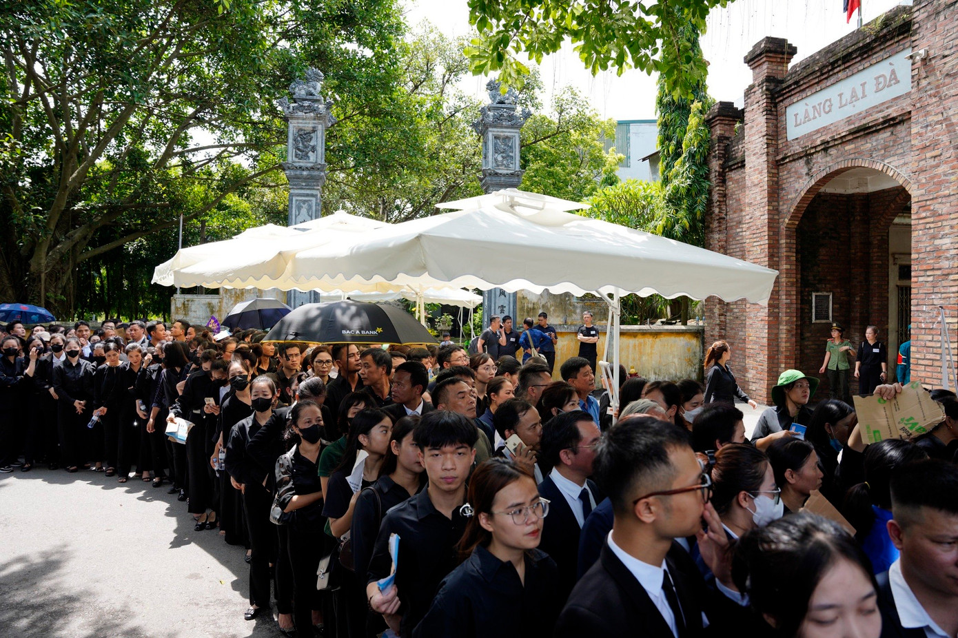 TPHCM điều chỉnh thời gian viếng Tổng Bí thư Nguyễn Phú Trọng đến 23h00 ảnh 69