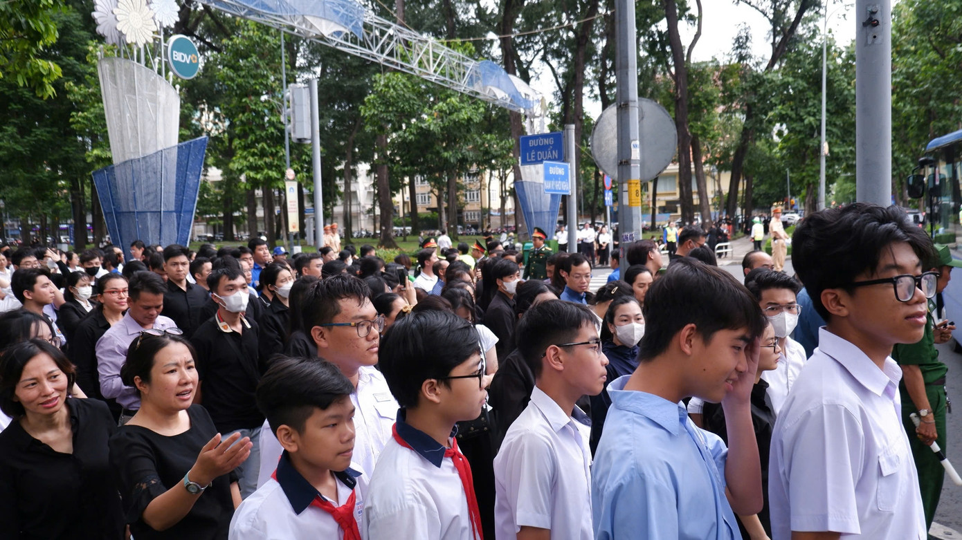 TPHCM điều chỉnh thời gian viếng Tổng Bí thư Nguyễn Phú Trọng đến 23h00 ảnh 94