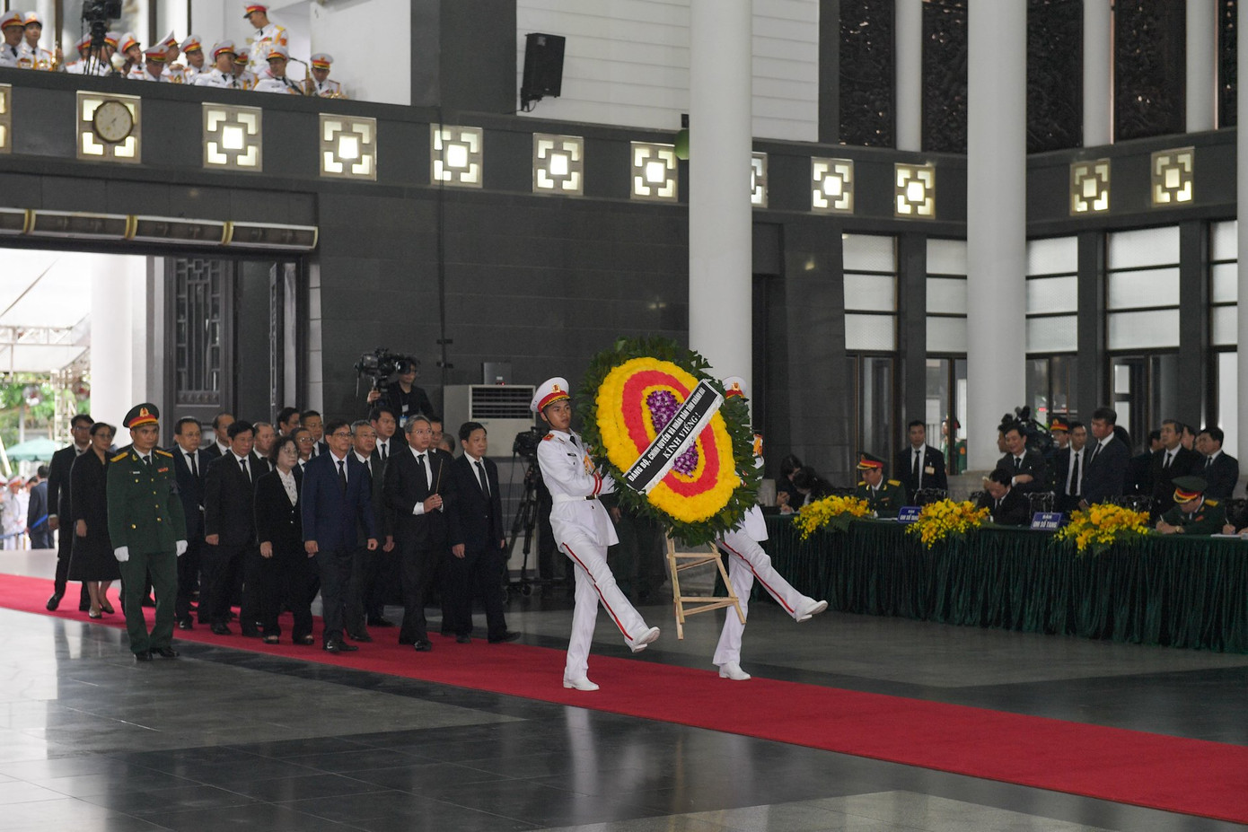 Đoàn Tỉnh ủy, HĐND, UBND, UBMTTQ Việt Nam tỉnh Khánh Hòa do đồng chí Nguyễn Hải Ninh, Ủy viên Trung ương Đảng, Bí thư Tỉnh ủy làm Trưởng đoàn, viếng Tổng Bí thư Nguyễn Phú Trọng.
