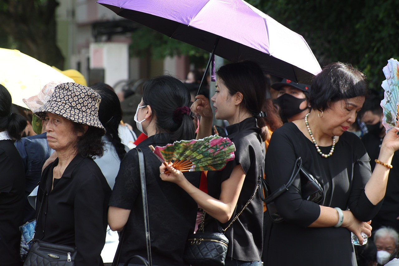 TPHCM điều chỉnh thời gian viếng Tổng Bí thư Nguyễn Phú Trọng đến 23h00 ảnh 89