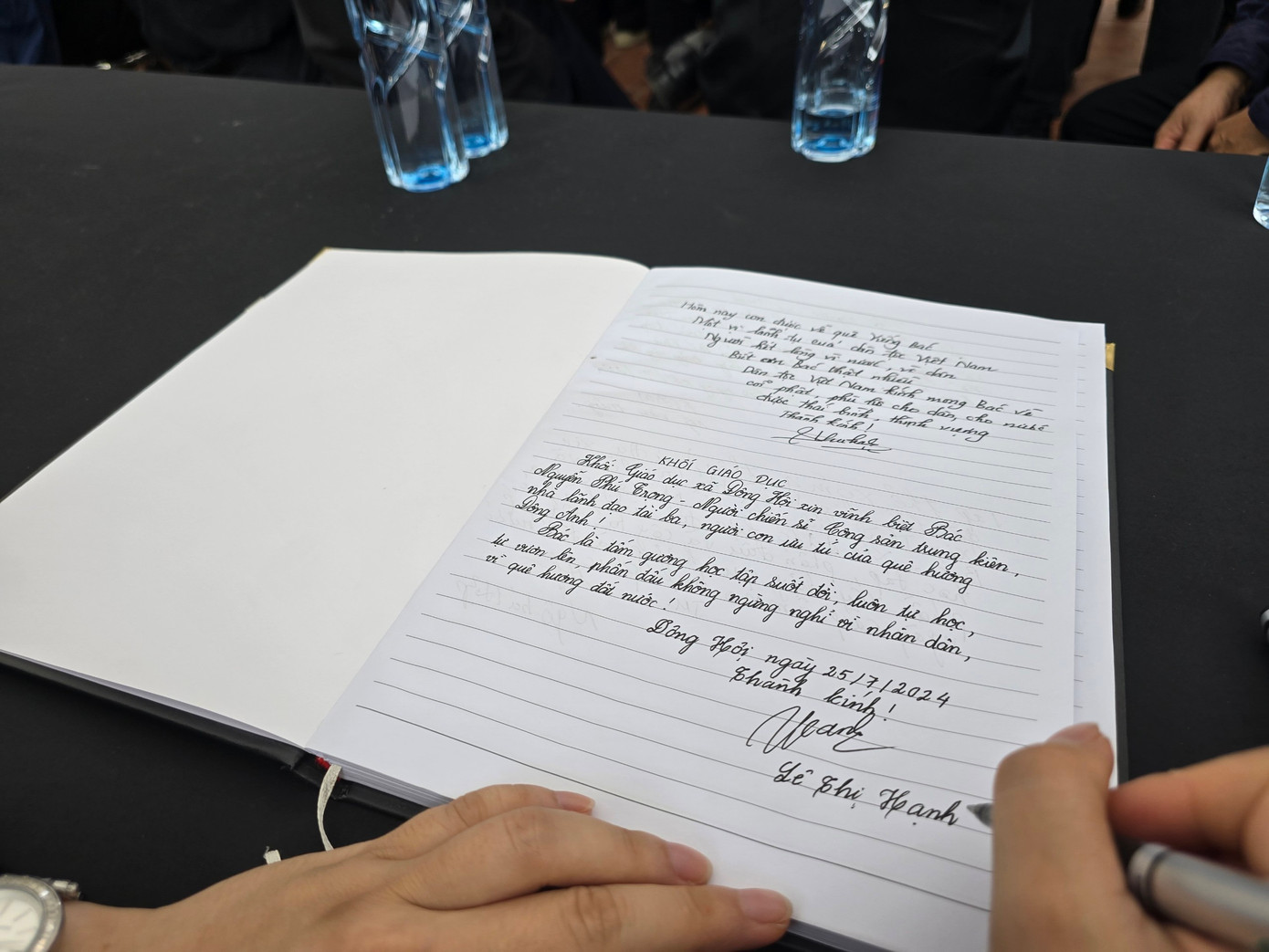 TPHCM điều chỉnh thời gian viếng Tổng Bí thư Nguyễn Phú Trọng đến 23h00 ảnh 31