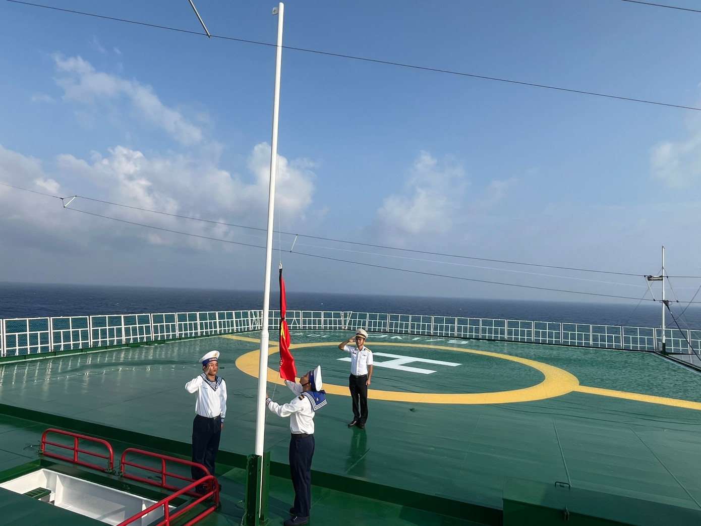 Nguồn ảnh: Cục Chính trị - Bộ Tư lệnh Hải quân.