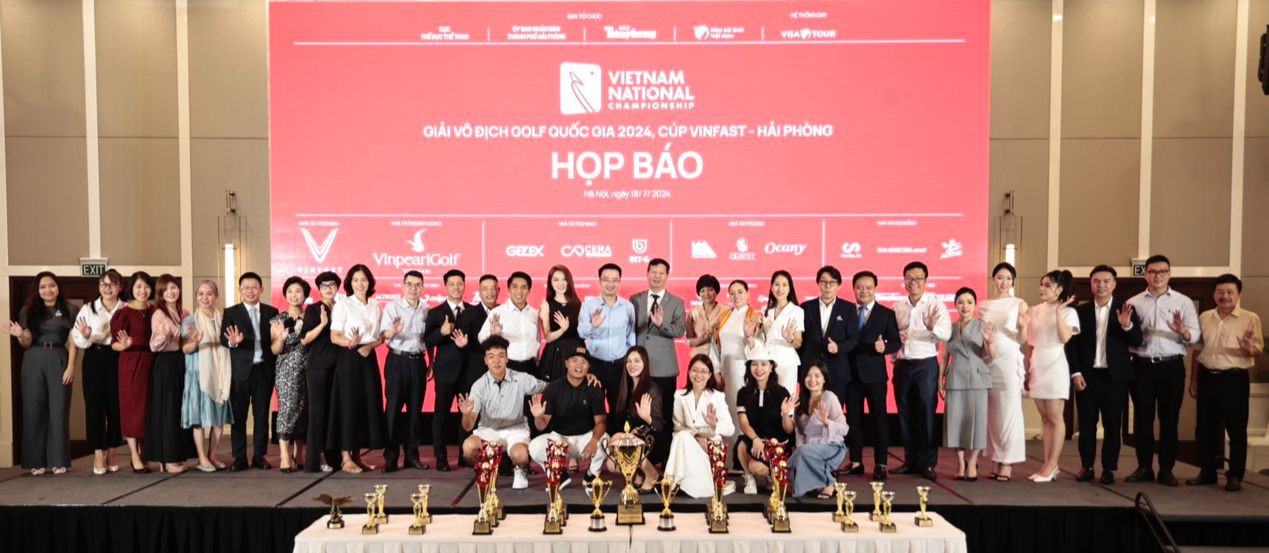 Ban Tổ chức và các đại biểu, đơn vị đồng hành chụp ảnh lưu niệm sau buổi họp báo Giải Vô địch Golf Quốc gia 2024, Cúp VinFast - Hải Phòng. Ban Tổ chức và các đại biểu, đơn vị đồng hành chụp ảnh lưu niệm sau buổi họp báo Giải Vô địch Golf Quốc gia 2024, Cúp VinFast - Hải Phòng.