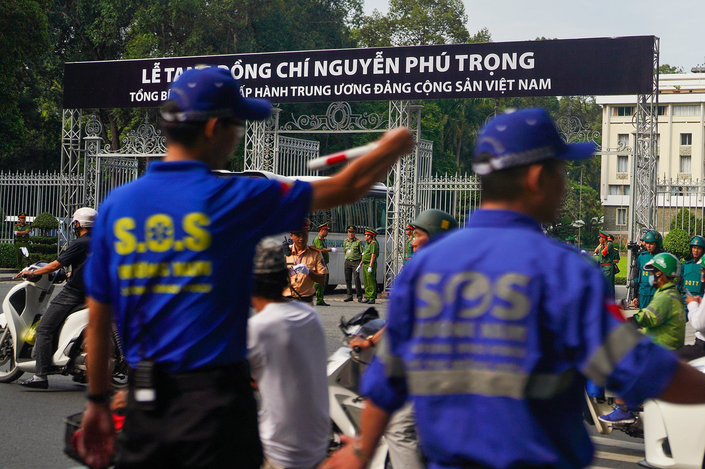 TPHCM điều chỉnh thời gian viếng Tổng Bí thư Nguyễn Phú Trọng đến 23h00 ảnh 42