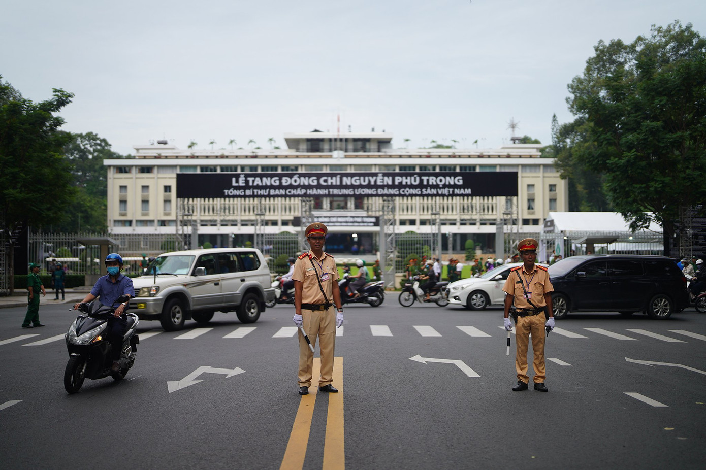 TPHCM điều chỉnh thời gian viếng Tổng Bí thư Nguyễn Phú Trọng đến 23h00 ảnh 39