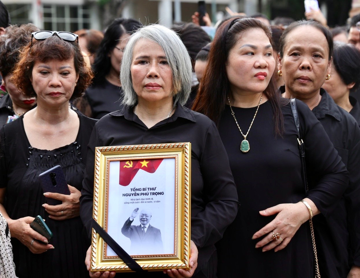 TPHCM điều chỉnh thời gian viếng Tổng Bí thư Nguyễn Phú Trọng đến 23h00 ảnh 114