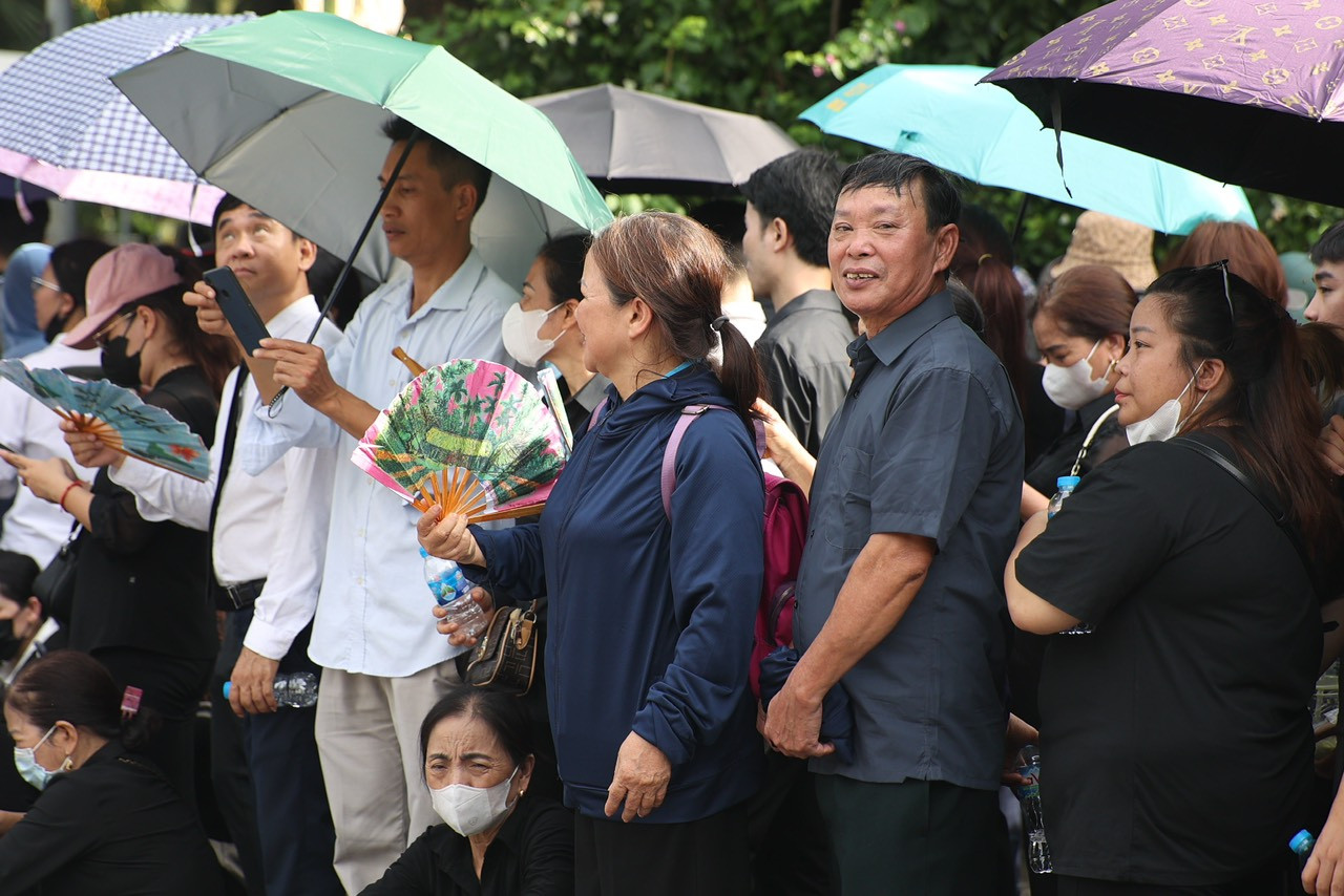 TPHCM điều chỉnh thời gian viếng Tổng Bí thư Nguyễn Phú Trọng đến 23h00 ảnh 91