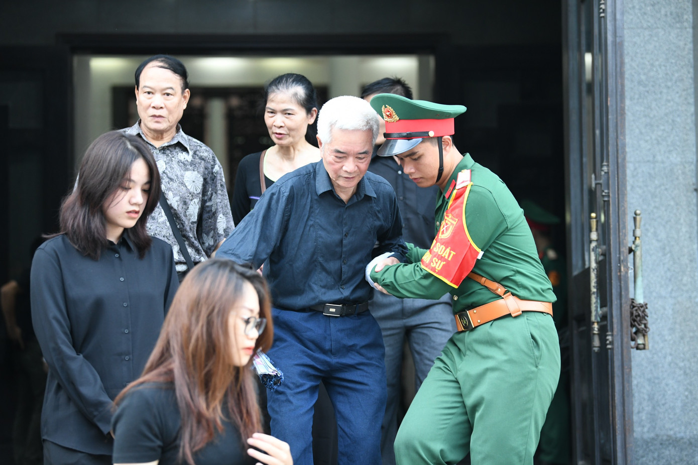 TPHCM điều chỉnh thời gian viếng Tổng Bí thư Nguyễn Phú Trọng đến 23h00 ảnh 118