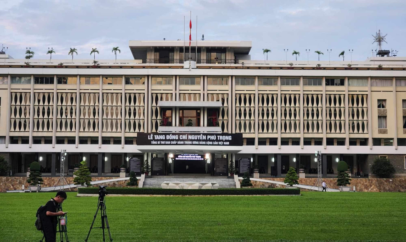 TPHCM điều chỉnh thời gian viếng Tổng Bí thư Nguyễn Phú Trọng đến 23h00 ảnh 5