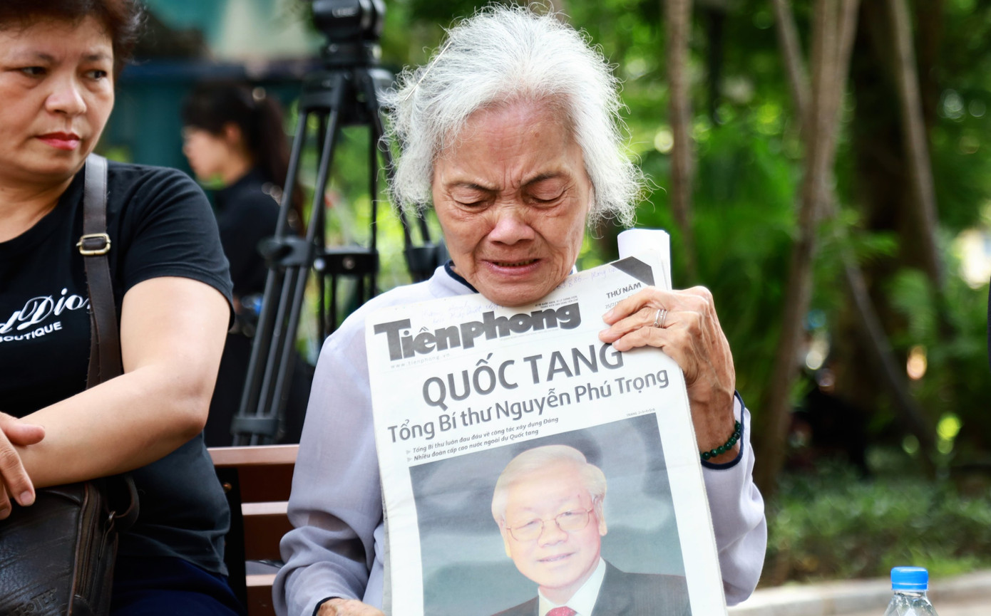 Người dân Hà Nội tưởng nhớ Tổng Bí thư Nguyễn Phú Trọng.